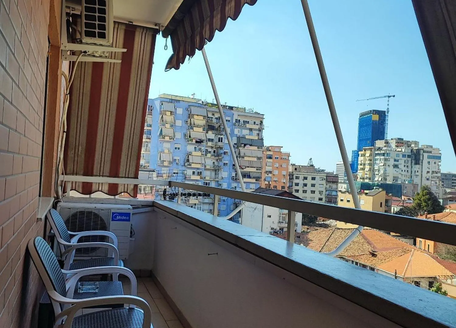 Charming 2 Bedroom Apartment In New Bazaar, Tirana